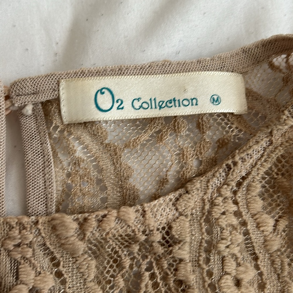 Lace top - Picture 2 of 2